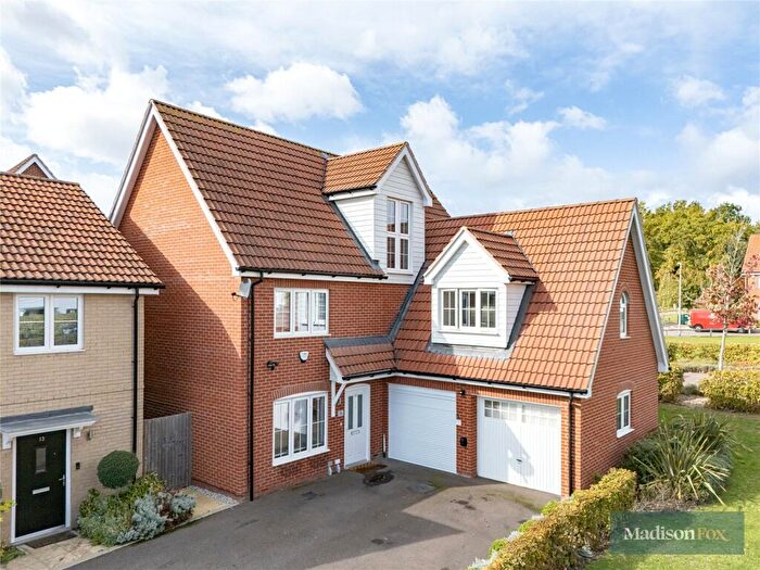5 Bedroom Detached House For Sale In Chalkhill Close, Chigwell, IG7