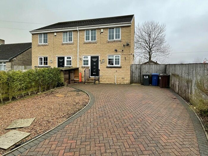 3 Bedroom Semi-Detached House To Rent In Middlecliffe Drive, Crow Edge, S36