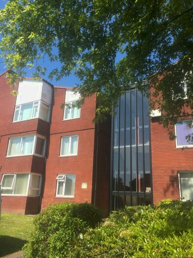 1 Bedroom Flat To Rent In Delbury Court, Hollinswood Telford TF3