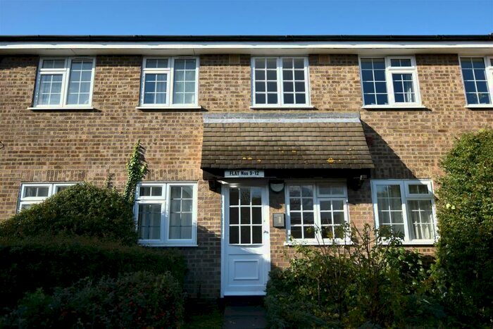 1 Bedroom Apartment To Rent In Minstrel Gardens, Surbiton, KT5
