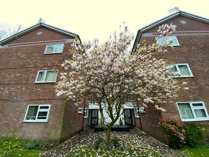 2 Bedroom Flat To Rent In Lawngreen Avenue, Chorlton Green, M21