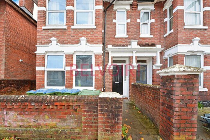 6 Bedroom Semi Detached House To Rent In Wilton Avenue, Polygon, Southampton, SO15