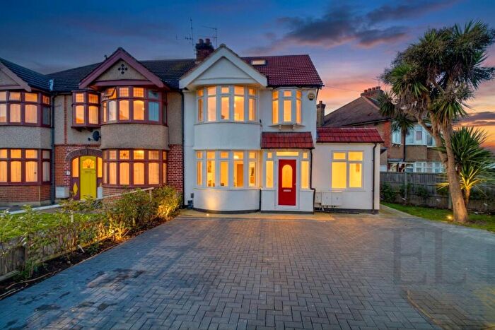 3 Bedroom Apartment To Rent In Balmoral Road, Harrow, HA2