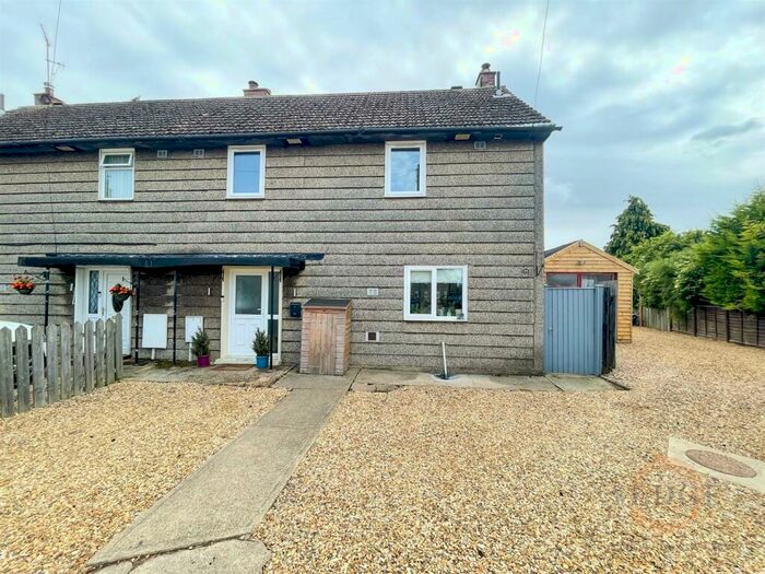 3 Bedroom Semi-Detached House To Rent In Campling Place, Holbeach, Spalding, PE12