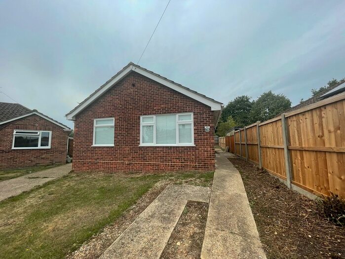 2 Bedroom Bungalow To Rent In Rose Crescent, Colchester, CO4