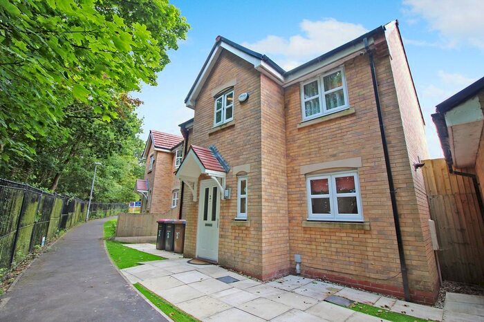 3 Bedroom Detached House To Rent In Irvine Walk, Salford, M7