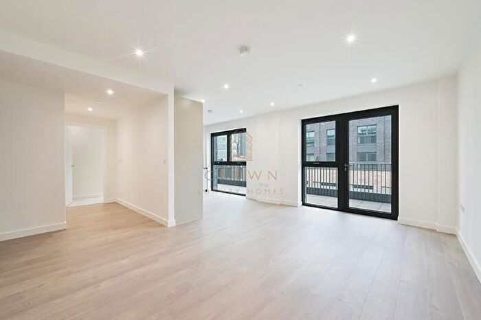 2 Bedroom Flat To Rent In Hawker House, Th Floor, Woodberry Down, N4