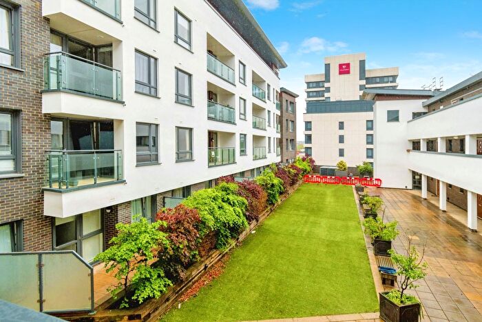 1 Bedroom Flat For Sale In College Street, Southampton, Hampshire, SO14