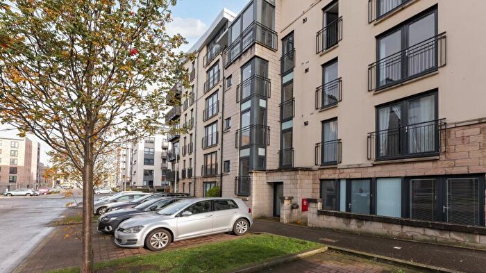 2 Bedroom Apartment For Sale In Flat, Colonsay Close, Edinburgh, EH5