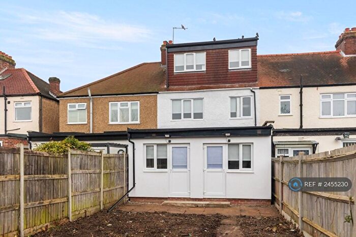 Studio To Rent In Chatsworth Road, Cheam, Sutton, SM3