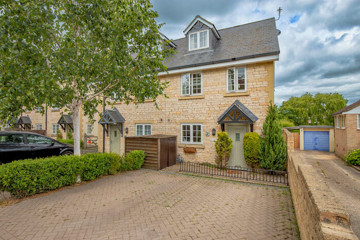 3 Bedroom Semi-Detached House To Rent In Kingfisher Mill, Park Road, SN16