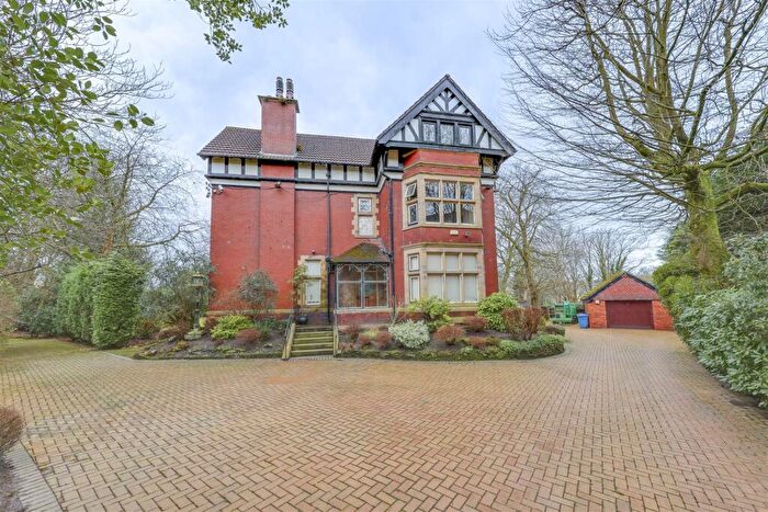 7 Bedroom Detached House For Sale In Manchester Road, Castleton, Rochdale, OL11