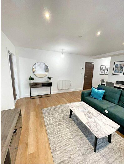 2 Bedroom Apartment For Sale In Manchester, Greater Manchester, M17