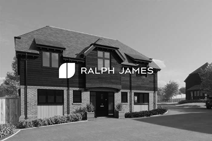4 Bedroom Detached House For Sale In Fairlawn Road, Banstead, SM7