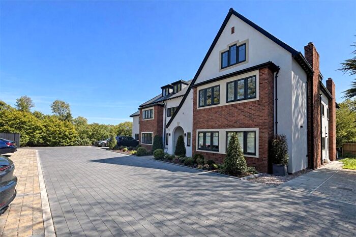 2 Bedroom Flat For Sale In Lawnswood, Quarry Road East, Heswall, CH60