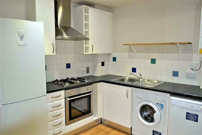 1 Bedroom Flat To Rent In Centurion Lane, Bow, London, E3