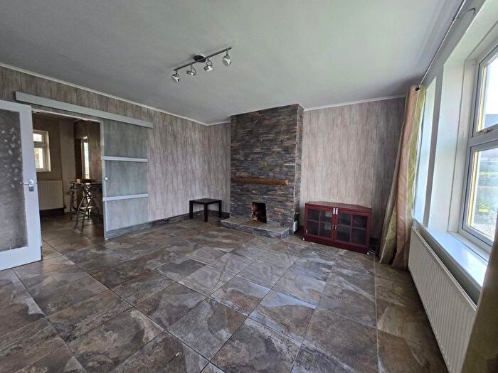 3 Bedroom End Of Terrace House To Rent In Whiston Grove, Weoley Castle, Birmingham, B29