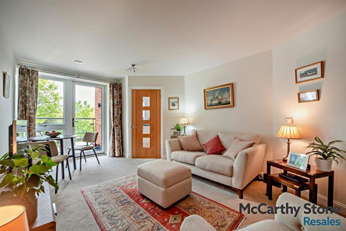 1 Bedroom Apartment For Sale In Freeman House, Keepers Close, Canterbury, CT1