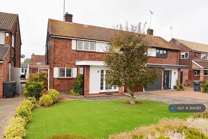 3 Bedroom Semi-Detached House To Rent In Knights Walk, Abridge, Romford, RM4