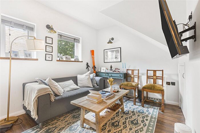 2 Bedroom Flat To Rent In Pensons Gardens, Oxford, OX4