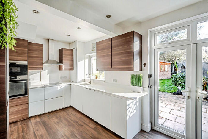 3 Bedroom End Of Terrace House For Sale In Cromwell Road, Brentwood, CM14