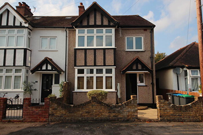 4 Bedroom House To Rent In New Malden, KT3