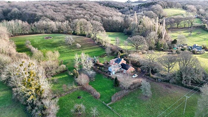 4 Bedroom Detached House For Sale In Aston Ingham Road, Kilcot, GL18