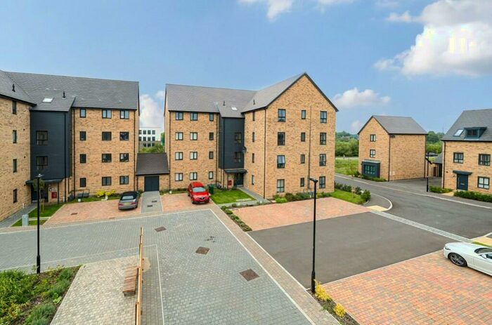 1 Bedroom Apartment To Rent In Heron House, Semington Strand, Canalside, SN1