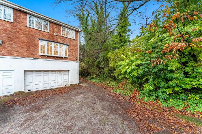 3 Bedroom Town House For Sale In Kersal Crag, Salford, M7