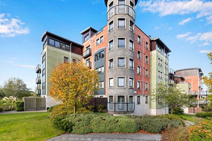 3 Bedroom Flat For Sale In / Meggetland Square, Edinburgh, EH14