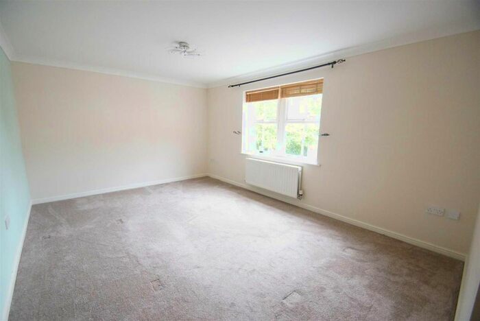 2 Bedroom Flat To Rent In Charnley Drive, Chapel Allerton, Leeds, LS7