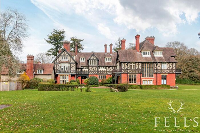 2 Bedroom Flat For Sale In Castle Malwood Lodge, Minstead, SO43