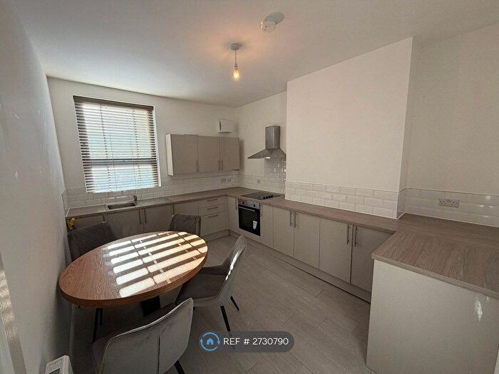 2 Bedroom Flat To Rent In Victoria Street, Crewe, CW1