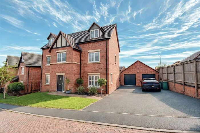 6 Bedroom Detached House For Sale In Millpond Close, Alfreton, DE55