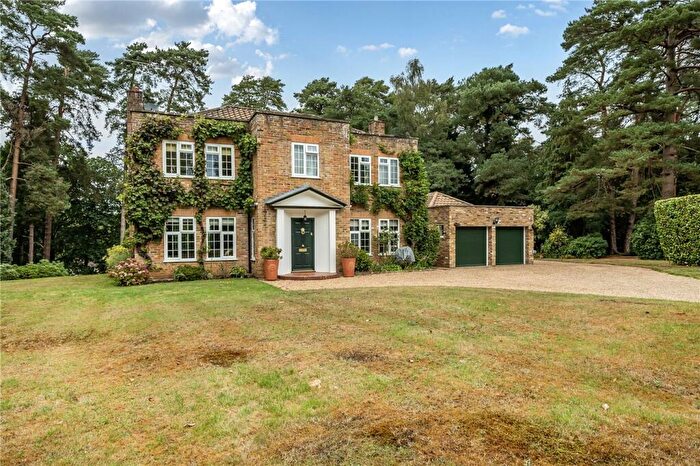 4 Bedroom Detached House For Sale In Star Hill Drive, Churt, Farnham, Surrey, GU10