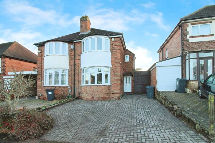 3 Bedroom Semi Detached House For Sale In Brays Road, Birmingham, West Midlands, B26