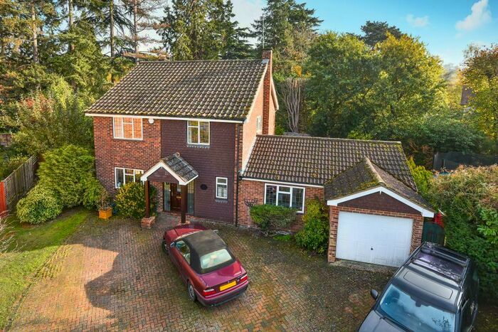 5 Bedroom Detached House To Rent In Maidenhead, Berkshire, SL6