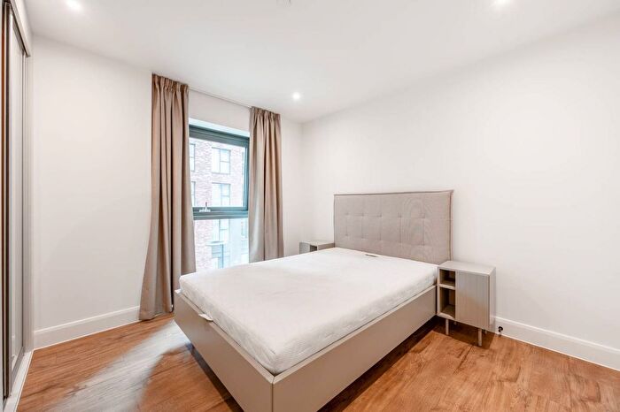 2 Bedroom Flat To Rent In Uncle Colindale, Edgware, London, NW9