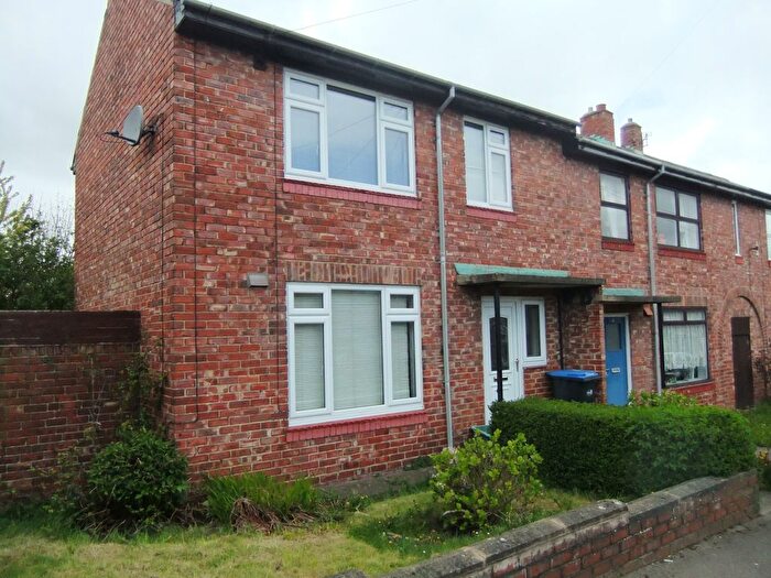 2 Bedroom Semi-Detached House To Rent In Wakenshaw Road, Gilesgate, DH1