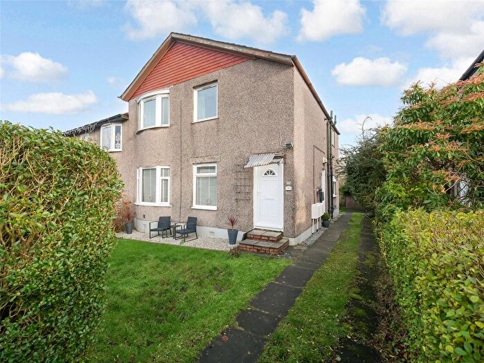 3 Bedroom Flat For Sale In Castlemilk Road, Glasgow, Glasgow City, G44