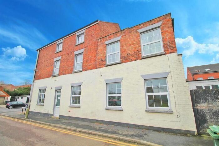 3 Bedroom Flat To Rent In Avon Street Rugby, Rugby, CV21