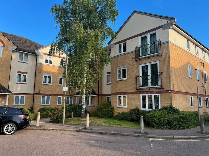 2 Bedroom Flat To Rent In Grenville Place, London, NW7