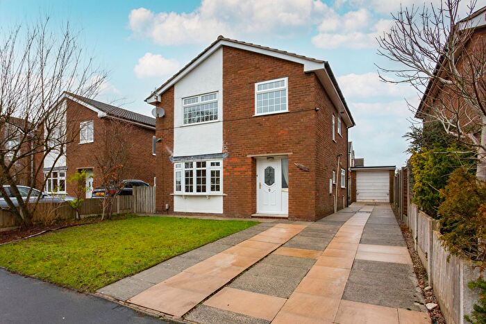 4 Bedroom Detached House For Sale In Crow Hills Road, Penwortham, PR1