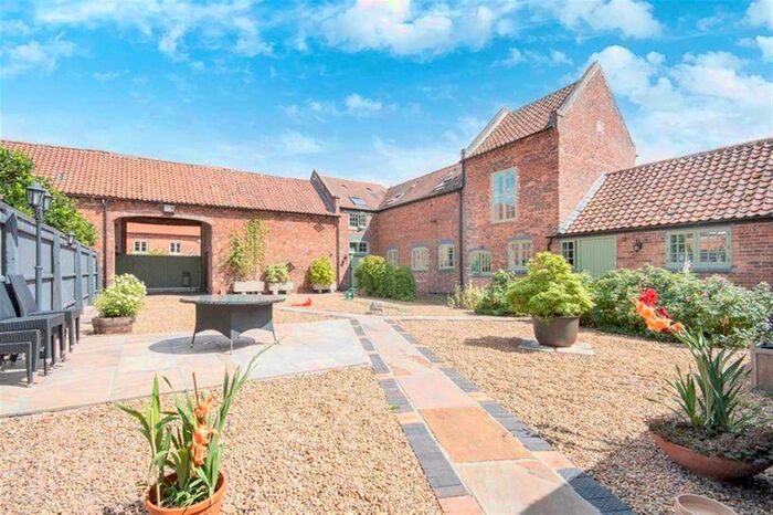 4 Bedroom Barn Conversion For Sale In Old London Road, West Drayton, Retford, DN22