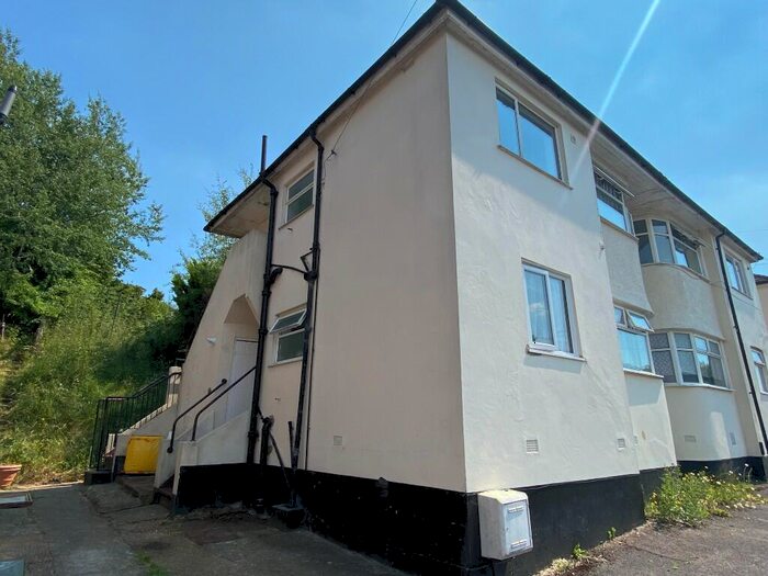 2 Bedroom Flat To Rent In Gainsford Road, Southampton, Hampshire, SO19