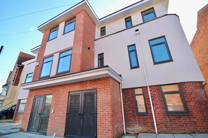 1 Bedroom Flat To Rent In Queens Road, Portsmouth, PO2