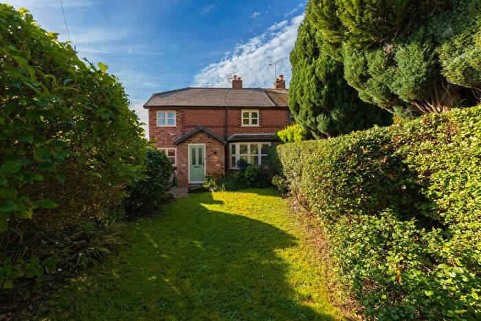 4 Bedroom End Of Terrace House For Sale In Badgers Croft, Mobberley, Knutsford, Cheshire, WA16
