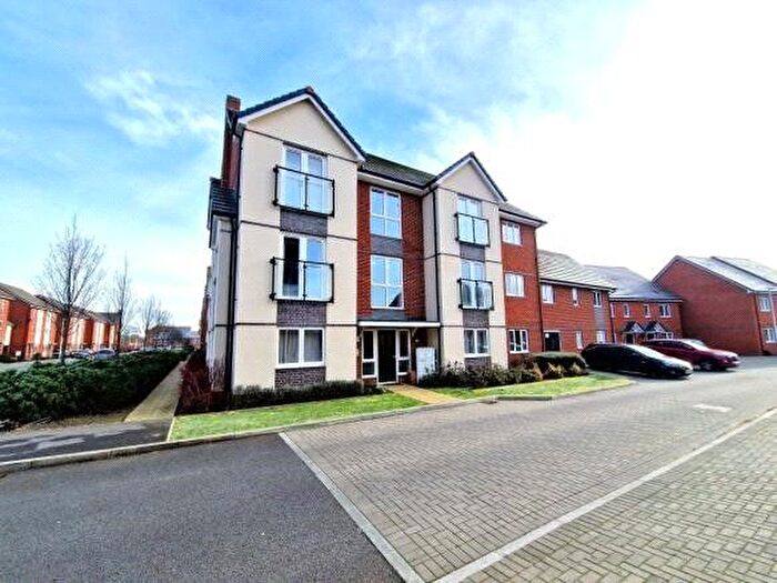 2 Bedroom Flat To Rent In Appleby Walk, Spencers Wood, Reading, Berkshire, RG7