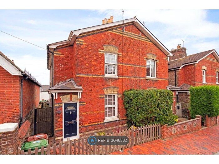 2 Bedroom Semi Detached House To Rent In Windmill Street, Tunbridge Wells, TN2