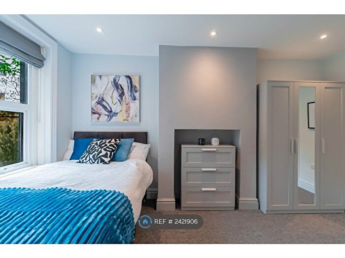 Studio To Rent In London Road, Reading, RG1